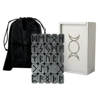Руни з мішечком і коробочкою