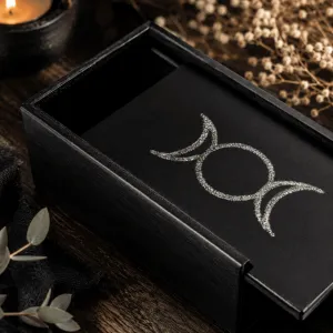 Коробочка Чорна — Срібні Місяці